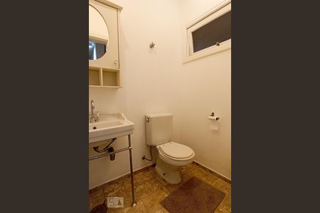 Casa de condomínio à venda com 375m², 3 quartos e 4 vagas Casa de condomínio à venda com 375m², 3 quartos e 4 vagasLavabo