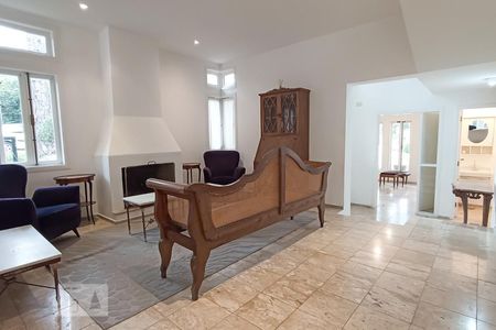 Sala de casa de condomínio à venda com 3 quartos, 375m² em Alphaville, Santana de Parnaíba