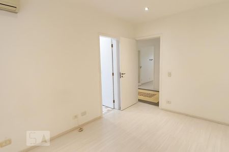 Casa de condomínio à venda com 375m², 3 quartos e 4 vagas Casa de condomínio à venda com 375m², 3 quartos e 4 vagasSuíte