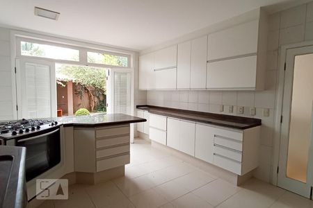 Casa de condomínio à venda com 375m², 3 quartos e 4 vagas Casa de condomínio à venda com 375m², 3 quartos e 4 vagasCozinha