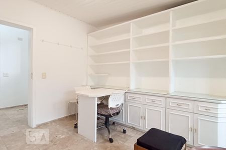 Casa de condomínio à venda com 375m², 3 quartos e 4 vagas Casa de condomínio à venda com 375m², 3 quartos e 4 vagasEscritório