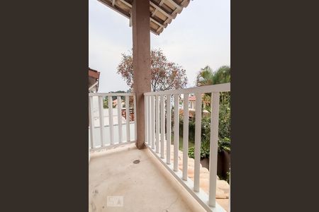 Casa de condomínio à venda com 375m², 3 quartos e 4 vagas Casa de condomínio à venda com 375m², 3 quartos e 4 vagasVaranda da suíte 2