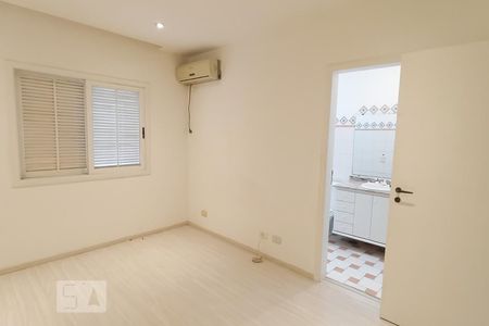 Casa de condomínio à venda com 375m², 3 quartos e 4 vagas Casa de condomínio à venda com 375m², 3 quartos e 4 vagasSuíte