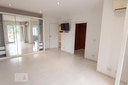 Casa de condomínio à venda com 375m², 3 quartos e 4 vagas Casa de condomínio à venda com 375m², 3 quartos e 4 vagasSuíte 3