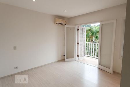 Casa de condomínio à venda com 375m², 3 quartos e 4 vagas Casa de condomínio à venda com 375m², 3 quartos e 4 vagasSuíte 2