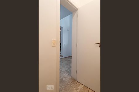 Casa de condomínio à venda com 375m², 3 quartos e 4 vagas Casa de condomínio à venda com 375m², 3 quartos e 4 vagasLavabo