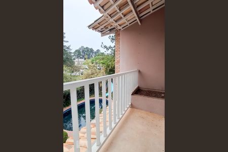 Casa de condomínio à venda com 375m², 3 quartos e 4 vagas Casa de condomínio à venda com 375m², 3 quartos e 4 vagasVaranda da suíte 2