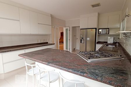 Casa de condomínio à venda com 375m², 3 quartos e 4 vagas Casa de condomínio à venda com 375m², 3 quartos e 4 vagasCozinha