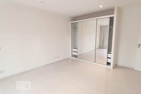 Casa de condomínio à venda com 375m², 3 quartos e 4 vagas Casa de condomínio à venda com 375m², 3 quartos e 4 vagasSuíte 3