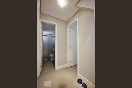 Corredor de apartamento à venda com 2 quartos, 75m² em Vila Andrade, São Paulo