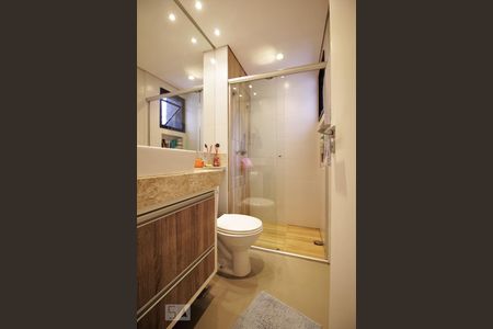 Apartamento à venda com 75m², 2 quartos e 2 vagasBanheiro da suíte