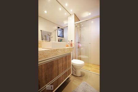 Apartamento à venda com 75m², 2 quartos e 2 vagasBanheiro da suíte