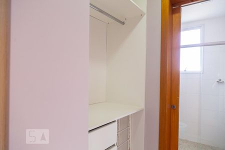 Apartamento à venda com 180m², 3 quartos e 3 vagasCloset da Suíte