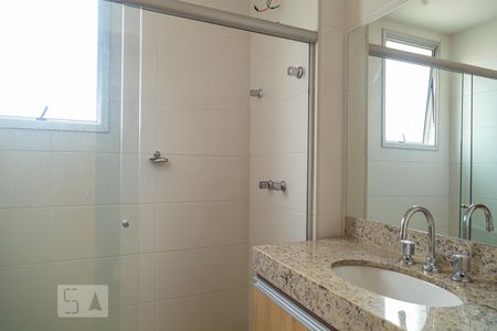 Apartamento à venda com 180m², 3 quartos e 3 vagasBanheiro da Suíte