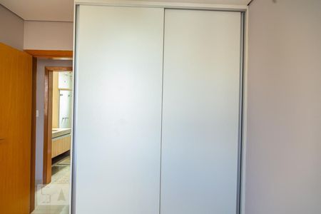 Apartamento à venda com 180m², 3 quartos e 3 vagasArmário do Quarto 2