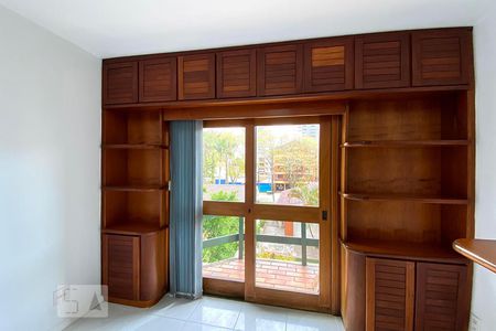 Porta Janela da Sala de apartamento para alugar com 1 quarto, 53m² em Centro, São Leopoldo