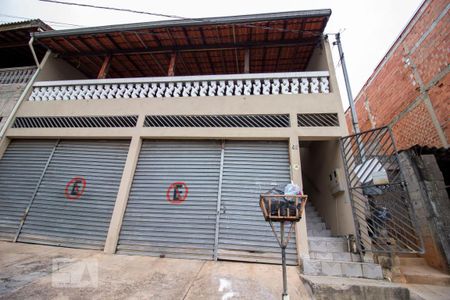 Casa à venda com 290m², 7 quartos e 4 vagasFachada