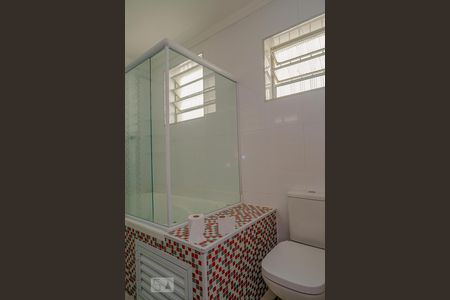 Banheiro da Suíte de casa para alugar com 2 quartos, 180m² em Vila Santa Maria, São Paulo