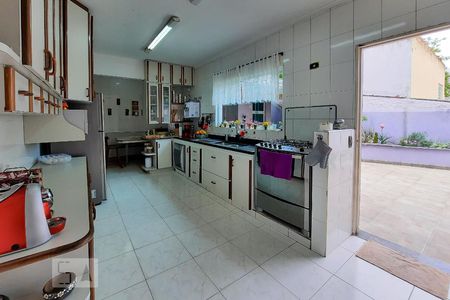 Casa à venda com 350m², 4 quartos e 3 vagas Casa à venda com 350m², 4 quartos e 3 vagasCozinha