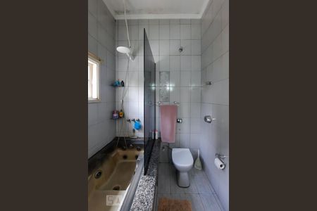 Casa à venda com 350m², 4 quartos e 3 vagas Casa à venda com 350m², 4 quartos e 3 vagasBanheiro da Suíte 1