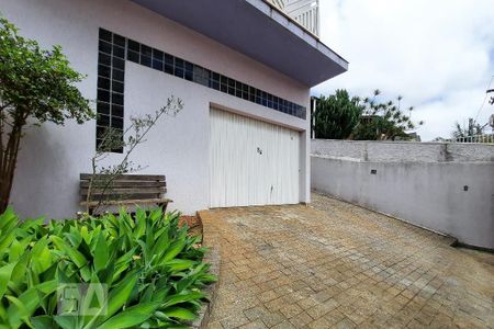 Casa à venda com 350m², 4 quartos e 3 vagas Casa à venda com 350m², 4 quartos e 3 vagasFachada