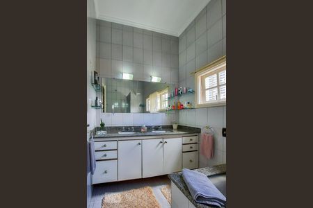 Casa à venda com 350m², 4 quartos e 3 vagas Casa à venda com 350m², 4 quartos e 3 vagasBanheiro da Suíte 1