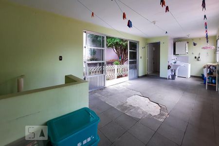 Casa à venda com 350m², 4 quartos e 3 vagas Casa à venda com 350m², 4 quartos e 3 vagasÁrea de Serviço