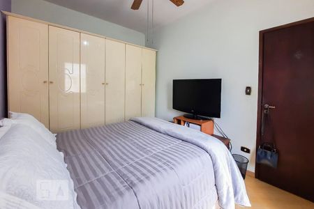 Casa à venda com 350m², 4 quartos e 3 vagas Casa à venda com 350m², 4 quartos e 3 vagasQuarto 1