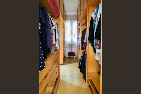 Casa à venda com 350m², 4 quartos e 3 vagas Casa à venda com 350m², 4 quartos e 3 vagasSuíte 1