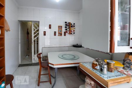 Casa à venda com 350m², 4 quartos e 3 vagas Casa à venda com 350m², 4 quartos e 3 vagasCozinha