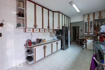 Casa à venda com 350m², 4 quartos e 3 vagas Casa à venda com 350m², 4 quartos e 3 vagasCozinha