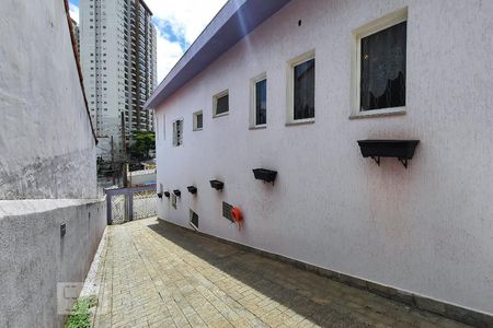 Casa à venda com 350m², 4 quartos e 3 vagas Casa à venda com 350m², 4 quartos e 3 vagasVaranda