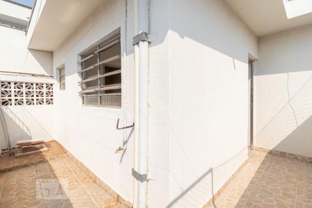 Casa à venda com 373m², 6 quartos e 1 vagaQuintal dos Fundos