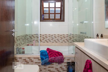 Casa à venda com 230m², 3 quartos e 3 vagasBanheiro da Suíte