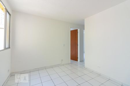 Sala de apartamento para alugar com 2 quartos, 44m² em Conceicao, Osasco