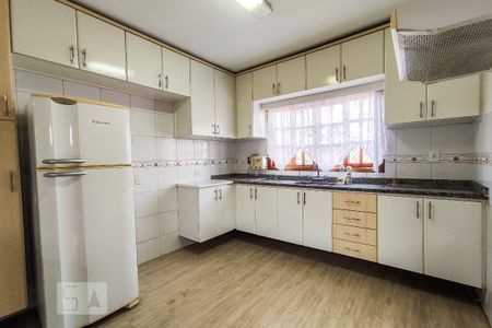 Casa à venda com 400m², 3 quartos e 5 vagas Casa à venda com 400m², 3 quartos e 5 vagasCozinha