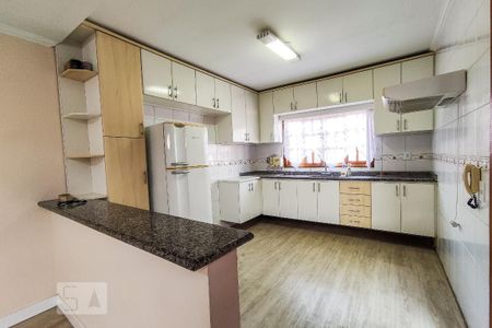 Casa à venda com 400m², 3 quartos e 5 vagas Casa à venda com 400m², 3 quartos e 5 vagasCozinha