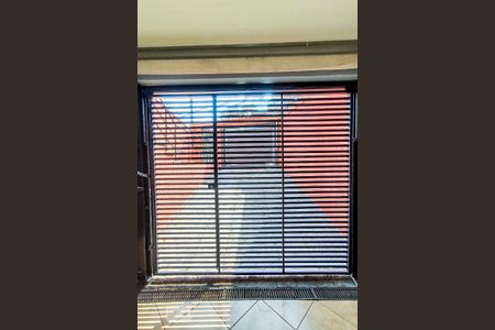 Casa à venda com 400m², 3 quartos e 5 vagas Casa à venda com 400m², 3 quartos e 5 vagasFachada