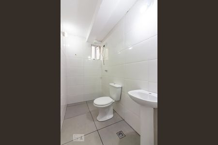 Banheiro de casa para alugar com 1 quarto, 42m² em Km 18, Osasco