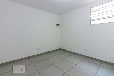 Quarto  de casa para alugar com 1 quarto, 42m² em Km 18, Osasco