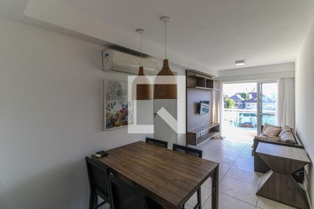 Sala de apartamento para alugar com 2 quartos, 64m² em Recreio dos Bandeirantes, Rio de Janeiro