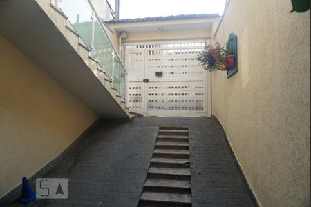 Casa à venda com 200m², 3 quartos e 3 vagas Casa à venda com 200m², 3 quartos e 3 vagasEntrada da Garagem