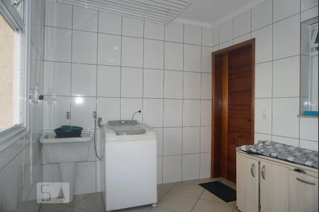 Casa à venda com 200m², 3 quartos e 3 vagas Casa à venda com 200m², 3 quartos e 3 vagasLavanderia