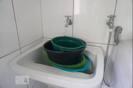 Casa à venda com 200m², 3 quartos e 3 vagas Casa à venda com 200m², 3 quartos e 3 vagasLavanderia