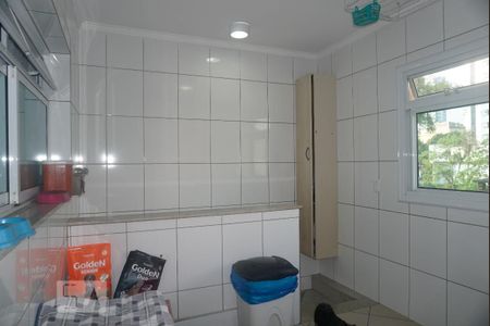 Casa à venda com 200m², 3 quartos e 3 vagas Casa à venda com 200m², 3 quartos e 3 vagasLavanderia