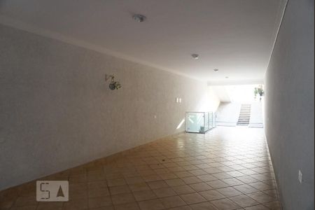 Casa à venda com 200m², 3 quartos e 3 vagas Casa à venda com 200m², 3 quartos e 3 vagasGaragem