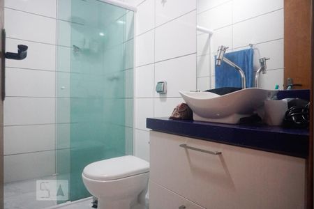 Casa à venda com 200m², 3 quartos e 3 vagas Casa à venda com 200m², 3 quartos e 3 vagasBanheiro Social