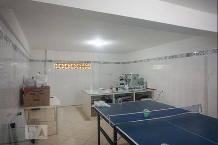 Casa à venda com 200m², 3 quartos e 3 vagas Casa à venda com 200m², 3 quartos e 3 vagasSalão subsolo