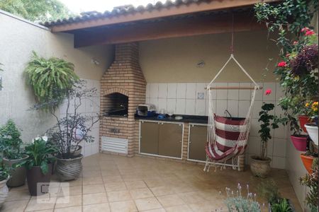 Casa à venda com 200m², 3 quartos e 3 vagas Casa à venda com 200m², 3 quartos e 3 vagasÁrea Gourmet com churrasqueira