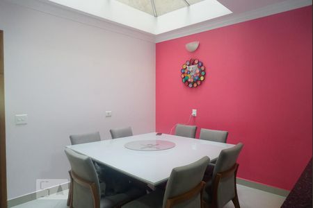 Casa à venda com 200m², 3 quartos e 3 vagas Casa à venda com 200m², 3 quartos e 3 vagasSala de Jantar